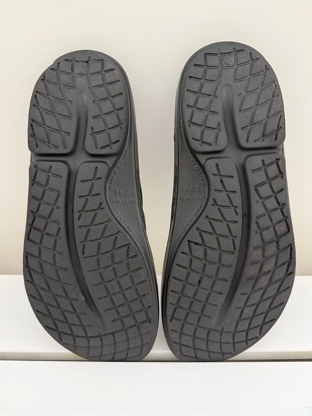 OOFOS OOriginal Recovery Flip Flops Men’s 11 Women’s 13 - Picture 5 of 9